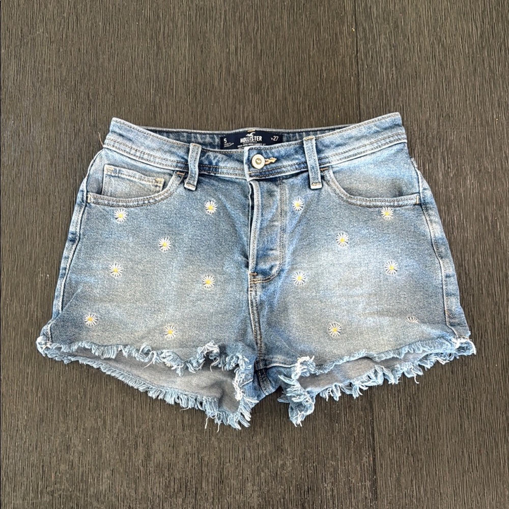 Hollister High-Rise Mom Shorts 3”